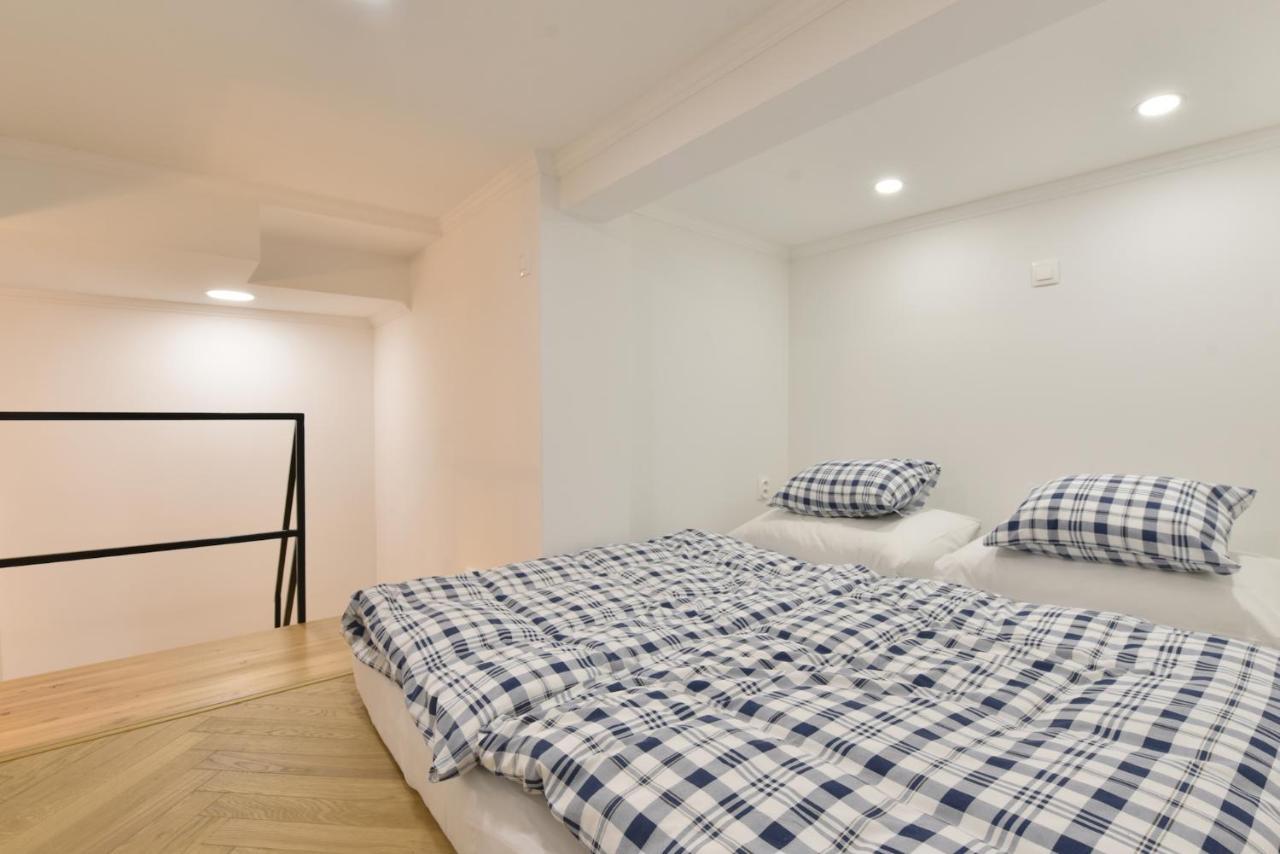 Apartman S Balkonom Trenčín Exteriör bild
