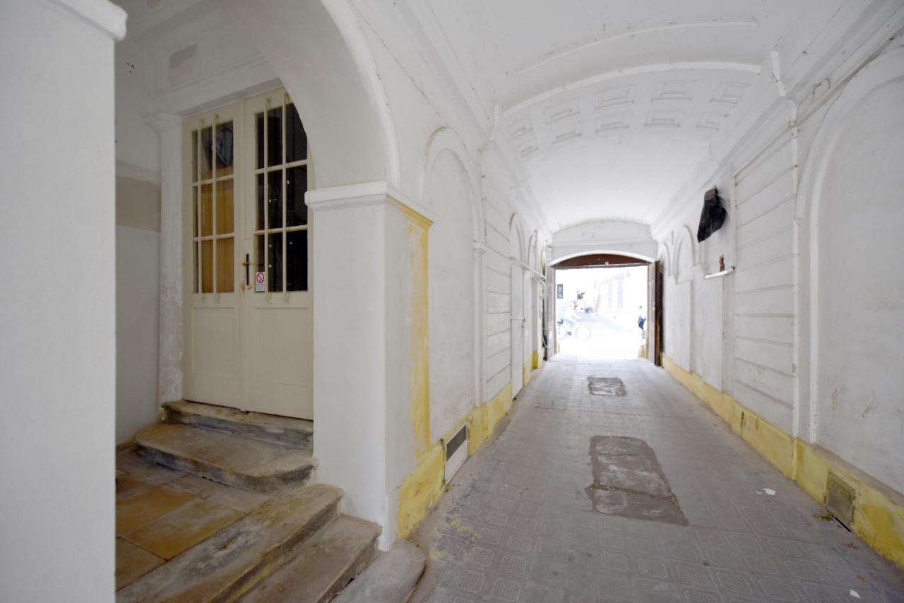 Apartman S Balkonom Trenčín Exteriör bild