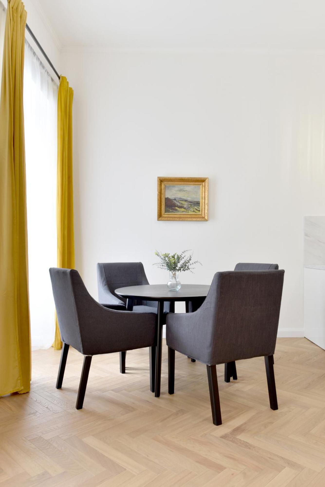 Apartman S Balkonom Trenčín Exteriör bild