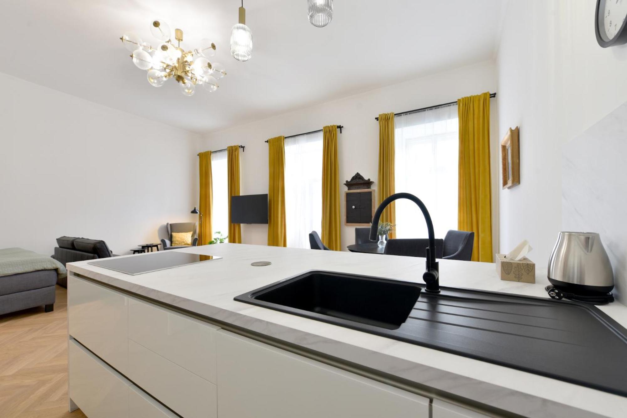 Apartman S Balkonom Trenčín Exteriör bild